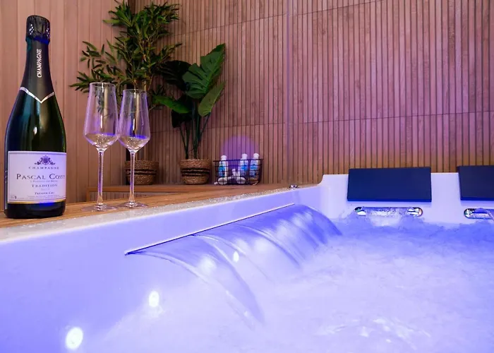 Art Deco Champagne & Spa